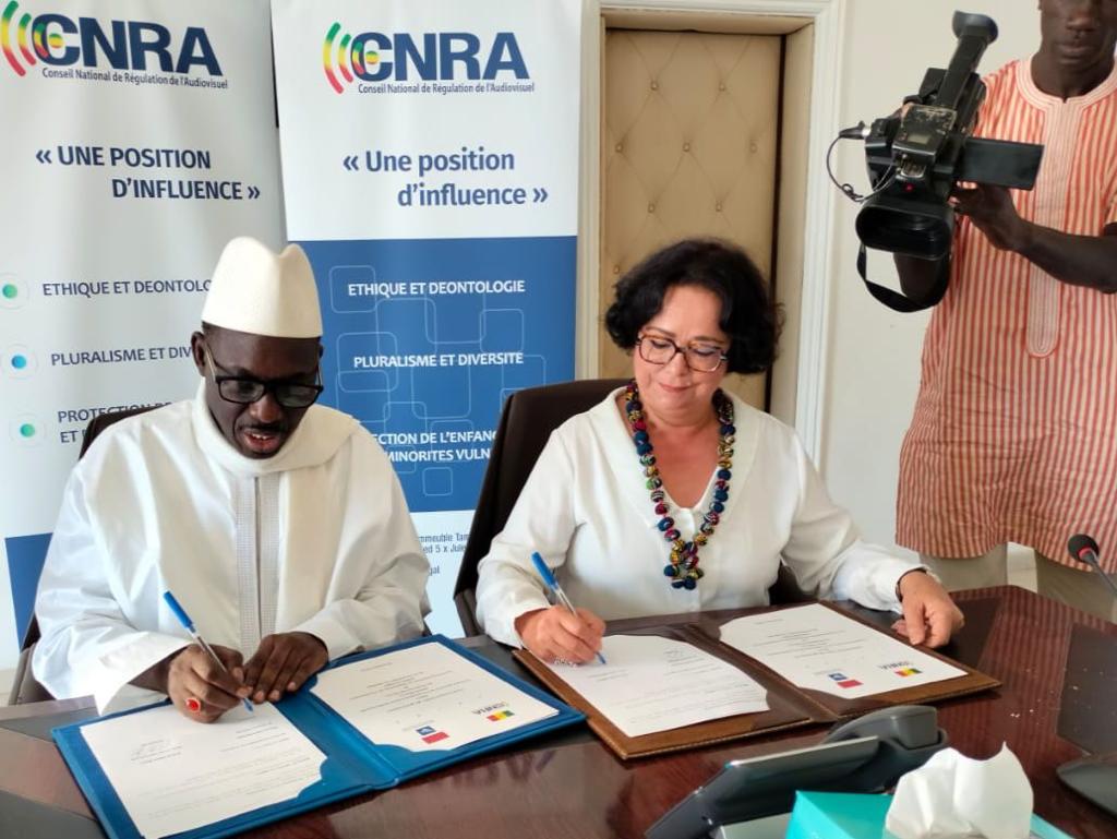 Signature d’une convention de partenariat entre la HACA et son homologue le CNRA du Sénégal